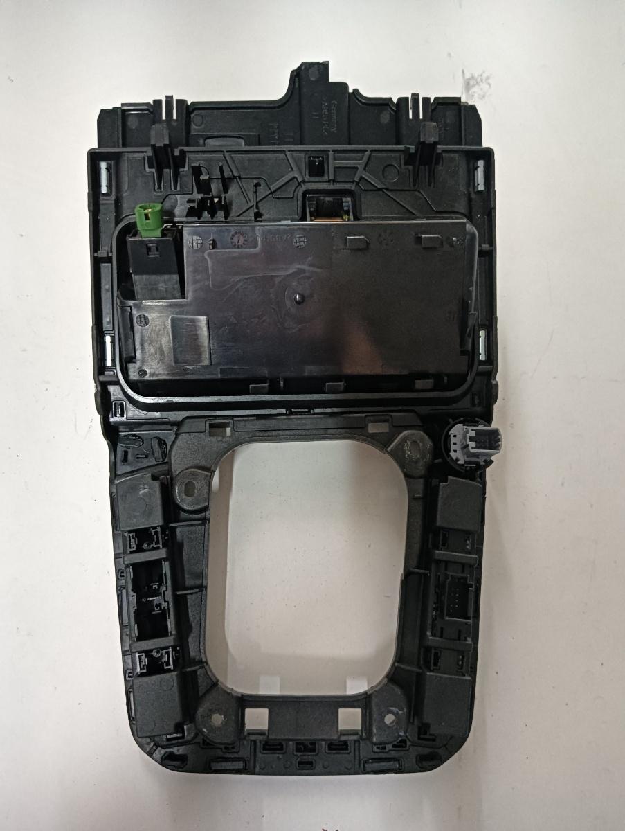 Consola centrala VOLKSWAGEN PASSAT 3G2 2014 - > – foto 2