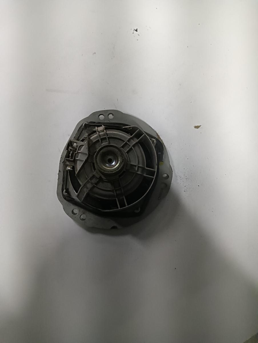 Boxa auto  dreapta spate SUBARU FORESTER II SG 2002 - 2012 – foto 2
