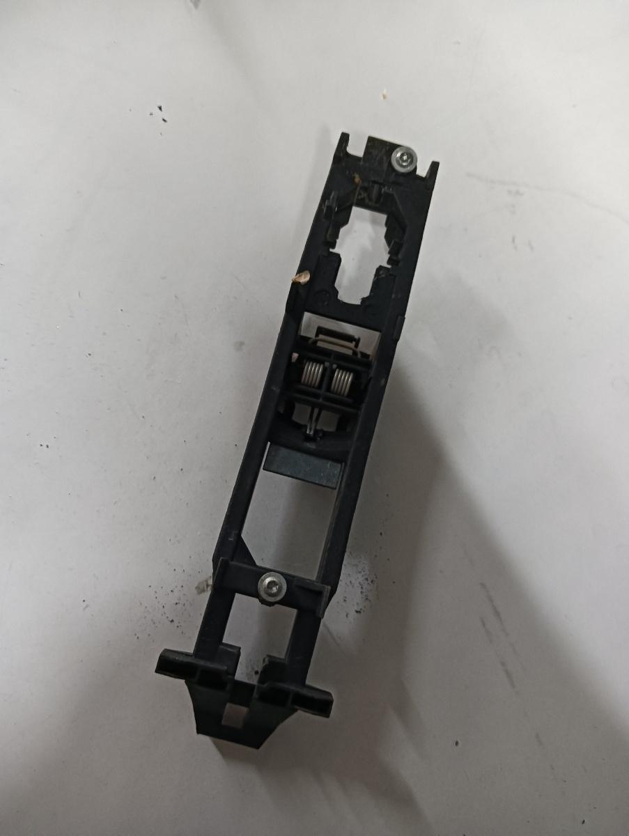 Maner usa interior  stanga fata MERCEDES-BENZ CLS C219 2004 - 2011