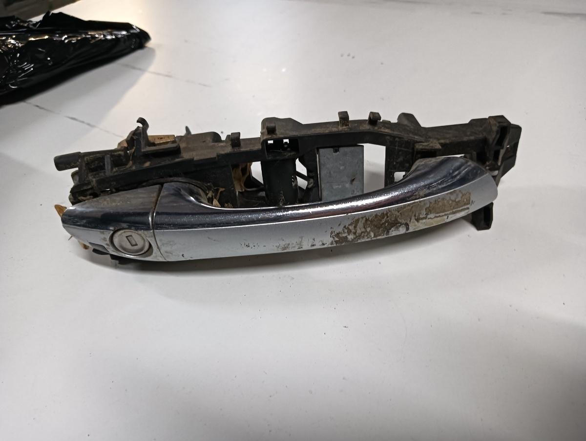 Maner usa  stanga fata MERCEDES-BENZ CLS C219 2004 - 2011