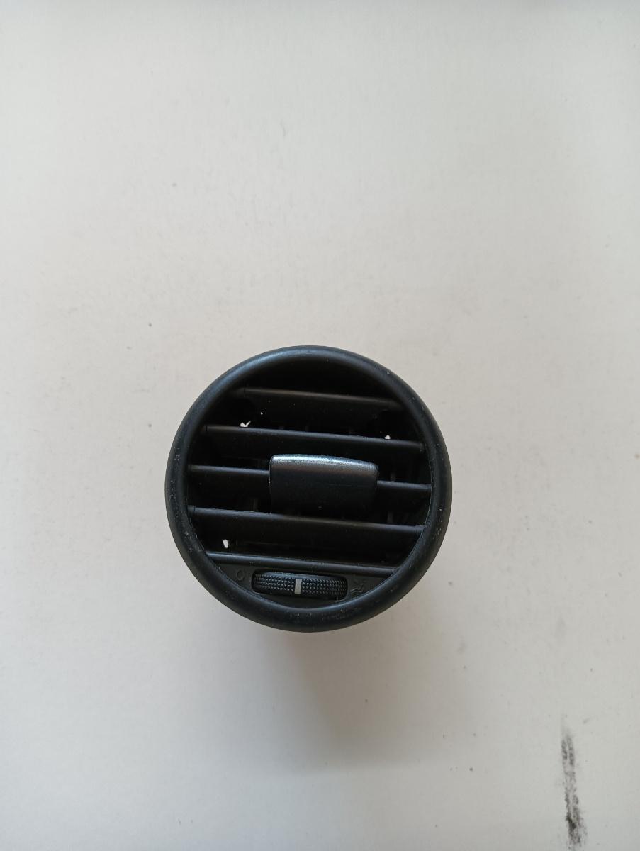 Guri ventilatie  fata SEAT LEON II 1P1 2005 - 2013 5p0819203