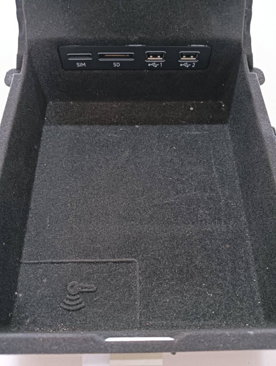 Compartiment depozitare /usb/SD/sim AUDI A6 C8, 4A2 2018 - > 2.0 40 TDI Mild Hybrid DFBA 4k0864981 – foto 2