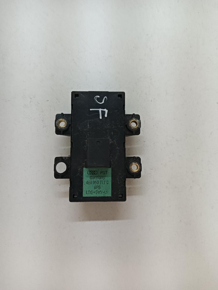 Buton reglaj scaun stanga fata AUDI A8 II 4E2, 4E8 2002 - 2010 4e959777c – foto 2