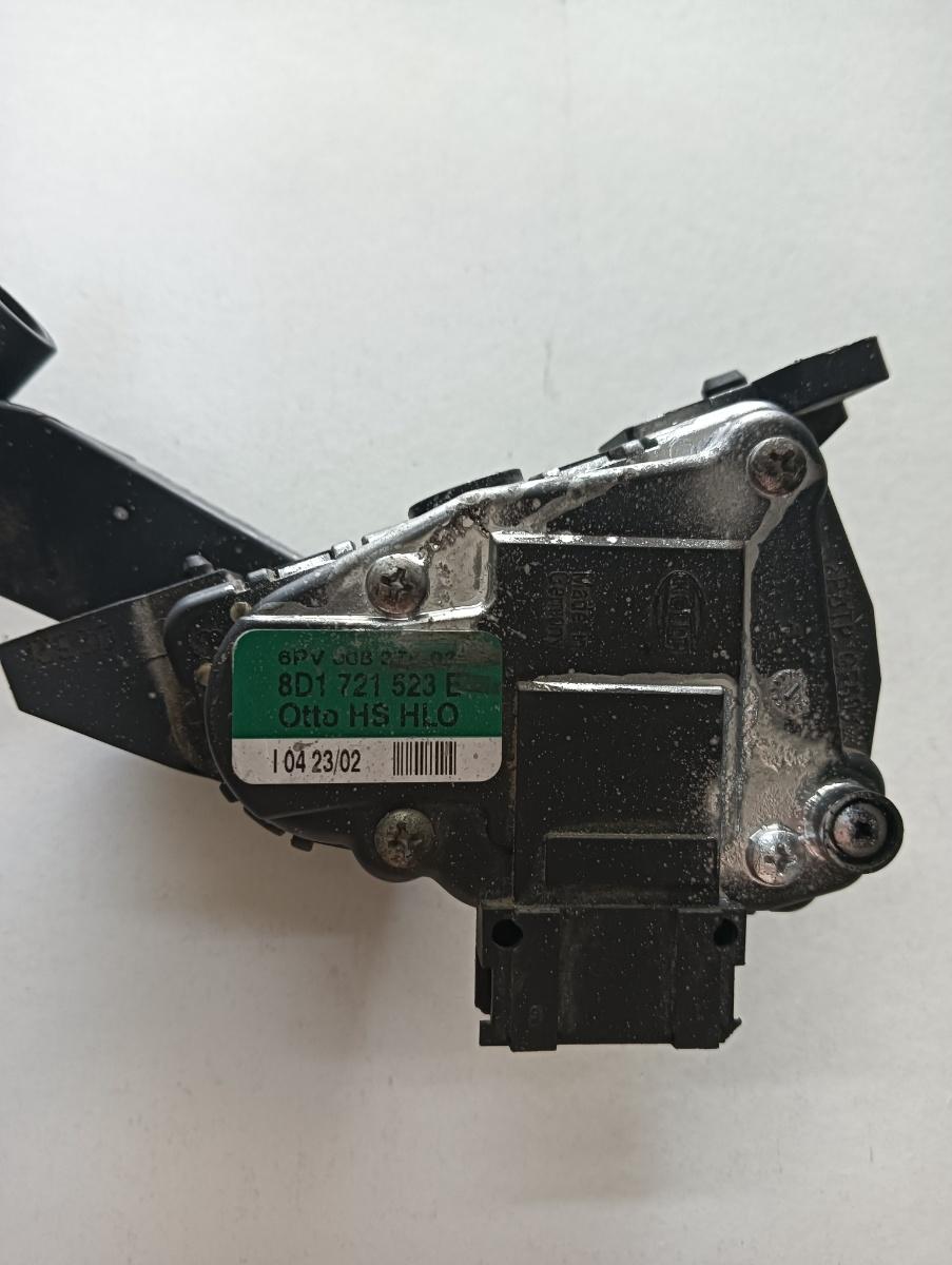 Pedala acceleratie  VOLKSWAGEN PASSAT Estate 3B5 1997 - 2001, Sedan 1.6 1.6 ADP, AHL, ANA, ARM 8d1721523e – foto 2