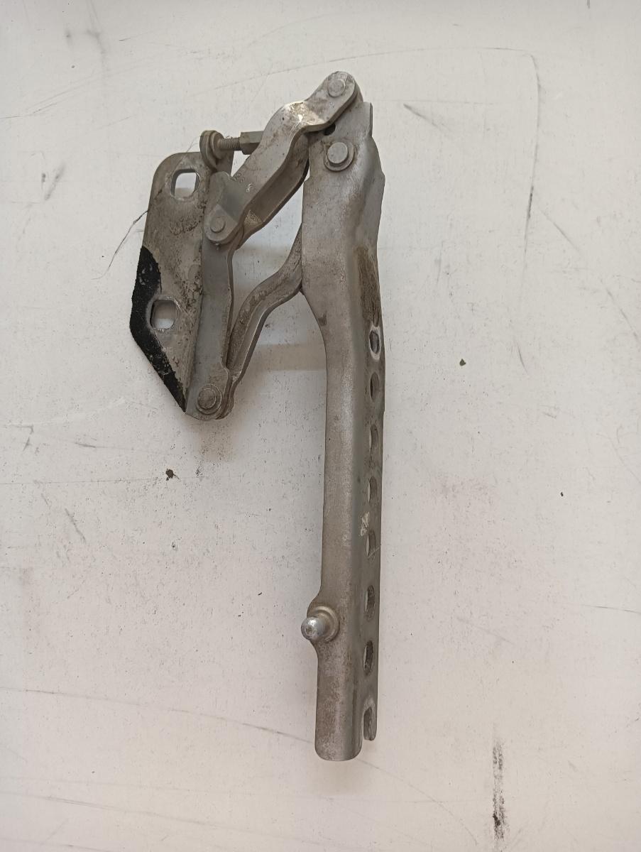 Balama capota dreapta fata AUDI A8 II 4E2, 4E8 2002 - 2010