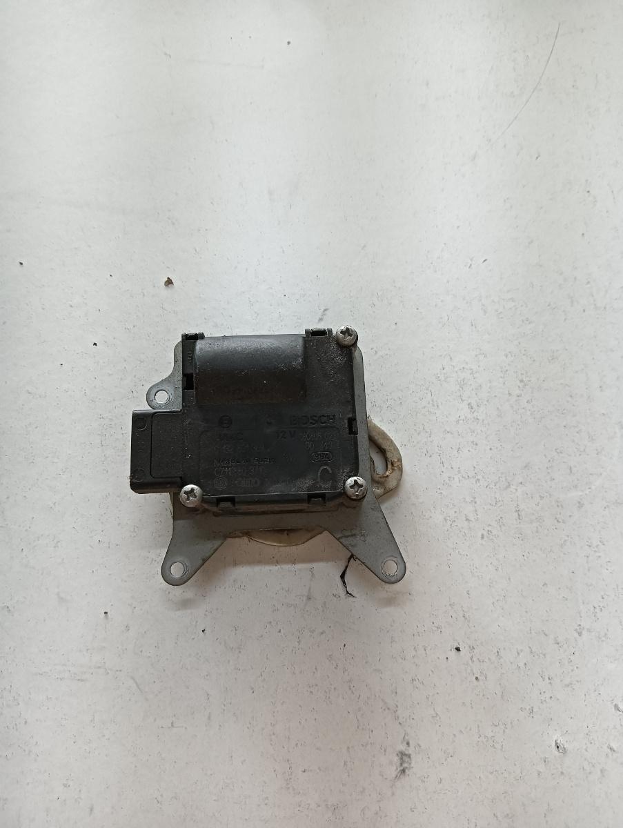 Motoras/actuator clapeta aer AUDI A8 II 4E2, 4E8 2002 - 2010 0132801369