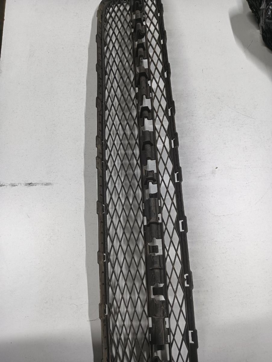Grila bara fata  VOLKSWAGEN TOUAREG 7LA, 7L6, 7L7 2002 - 2013