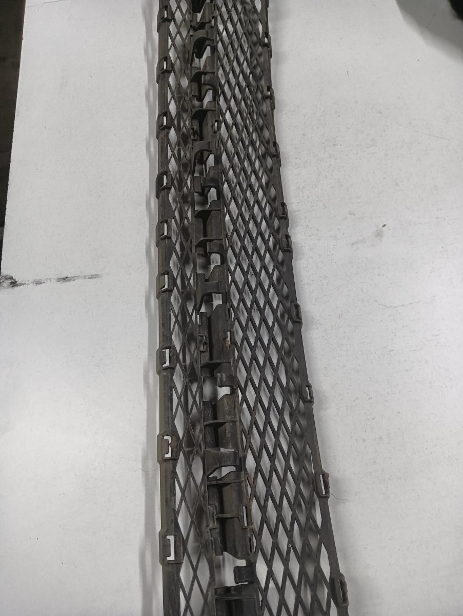 Grila bara fata  VOLKSWAGEN TOUAREG 7LA, 7L6, 7L7 2002 - 2013 – foto 2