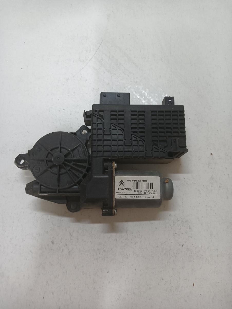 Motoras geam pivotant dreapta fata CITROËN C4 Picasso I UD_ 2006 - 2013 9674032780