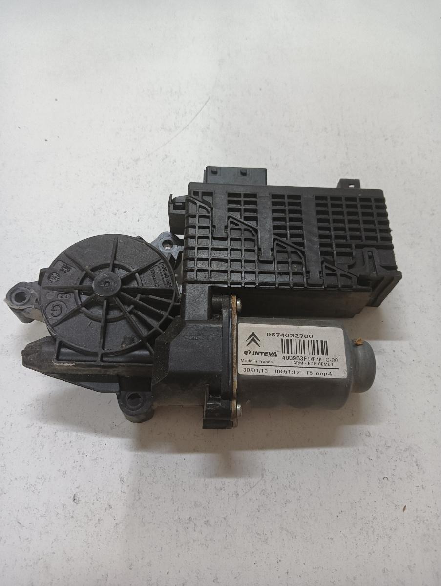 Motoras geam pivotant dreapta fata CITROËN C4 Picasso I UD_ 2006 - 2013 9674032780 – foto 2