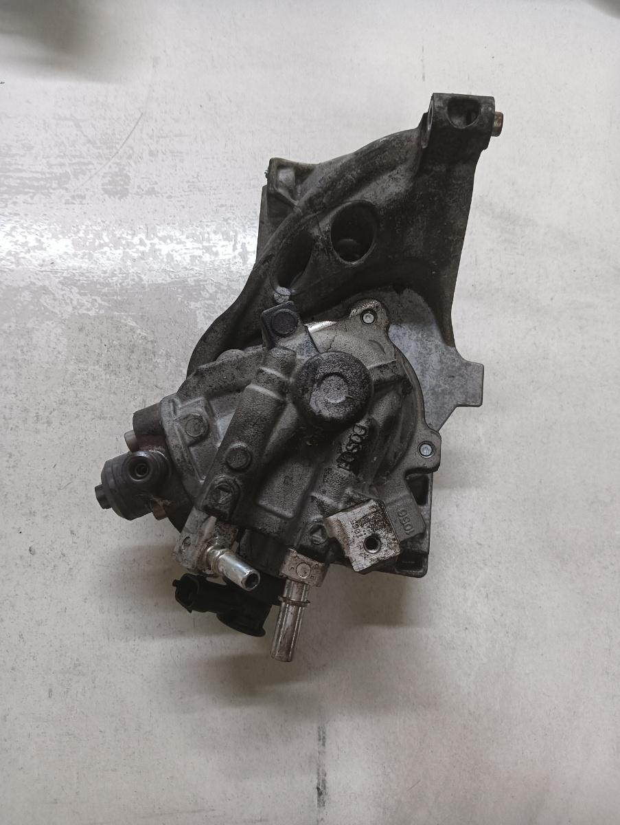 Pompa inalte presiune  FORD FIESTA VII 2017 - > 1.5 TDCi XUJC, XUJD, XUJE, XUJF, XUJG, XUJK, XUJL, XUJM, XUJN, XVJE 0445010592