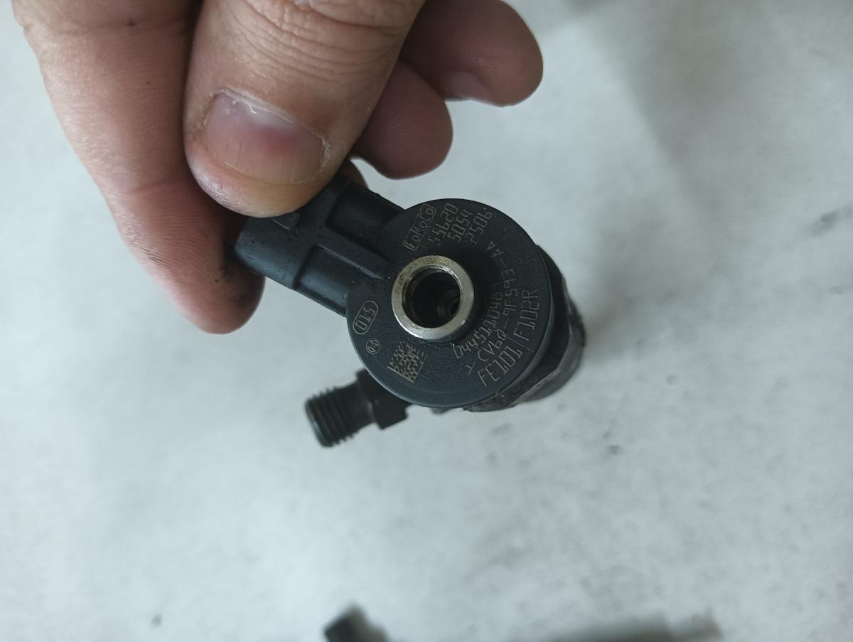 Set injectoare combustibil FORD FIESTA VII 2017 - > 1.5 TDCi XUJC, XUJD, XUJE, XUJF, XUJG, XUJK, XUJL, XUJM, XUJN, XVJE Cv6q9f593aa – foto 2