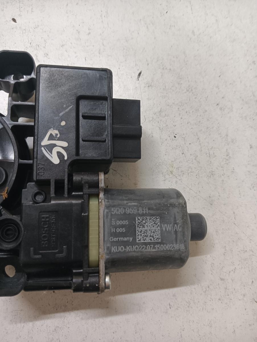 Motoras geam pivotant stanga spate VOLKSWAGEN TIGUAN 5N_ 2007 - > 5q0959811 – foto 2