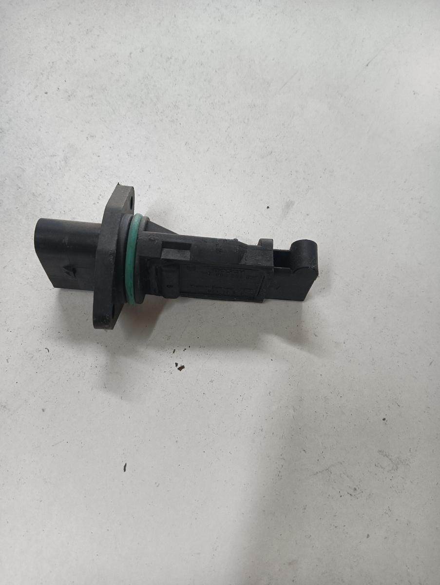 Debitmetru aer  VOLKSWAGEN PASSAT Estate 3B5 1997 - 2001 F00c2g2027