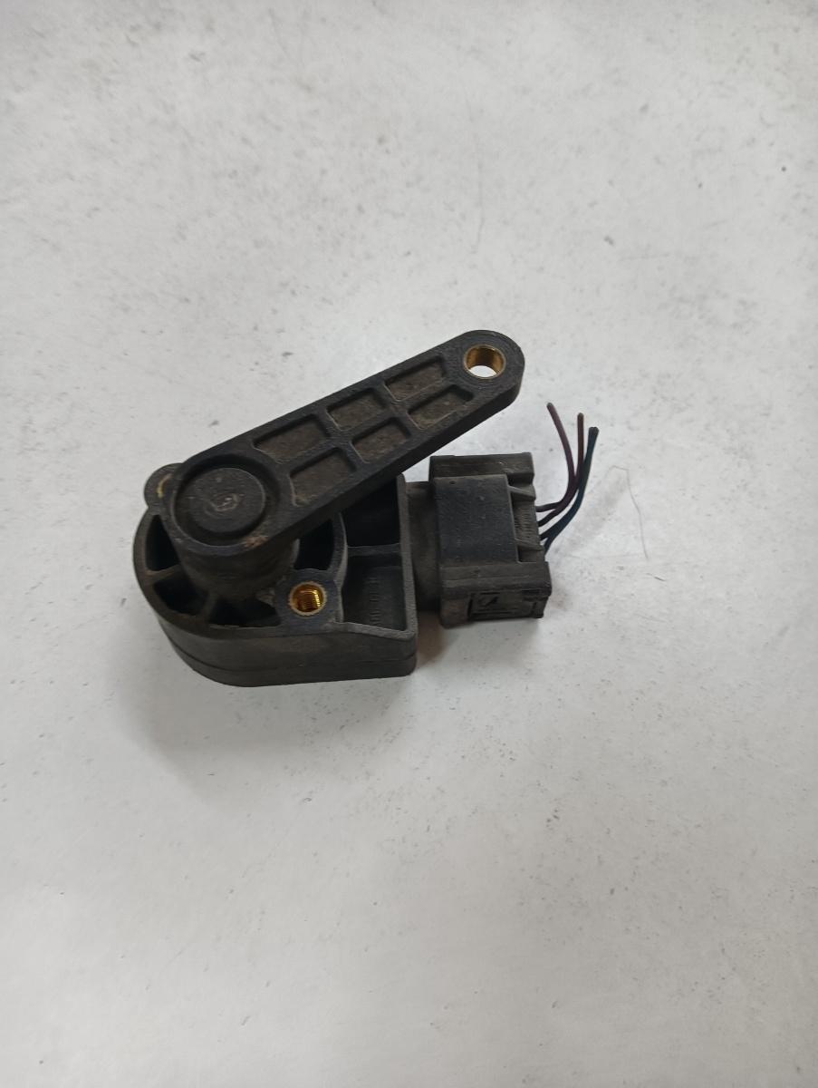 Senzor nivel faruri stanga spate AUDI A6 III Allroad 4FH, C6 2006 - 2011 8e0907503