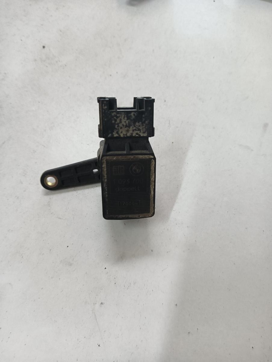 Senzor nivel faruri BMW X5 E53 2000 - 2007 1093700