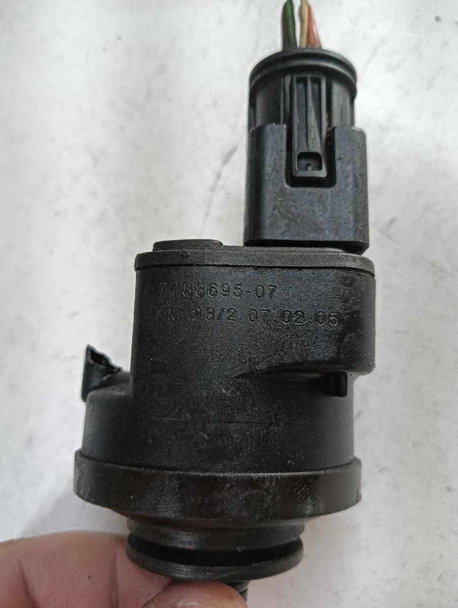 Senzor filtru motorina  BMW 5 E60 2001 - 2010 778869507 – foto 2