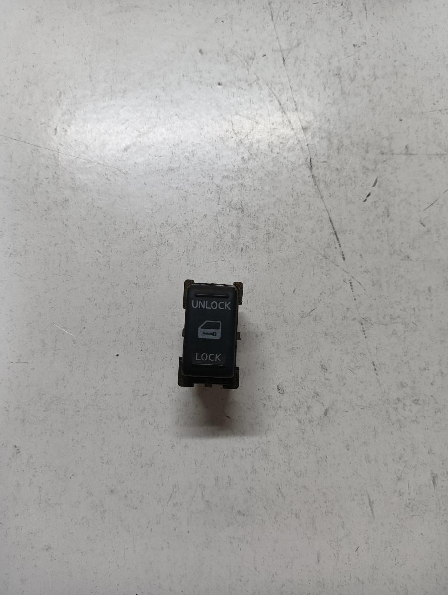Buton blocat usi NISSAN MICRA III K12 2002 - 2010