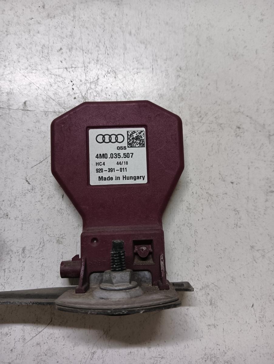 Amplificator antena  AUDI A6 C8, 4A2 2018 - > 2.0 40 TDI Mild Hybrid DFBA 4m0035507 – foto 2