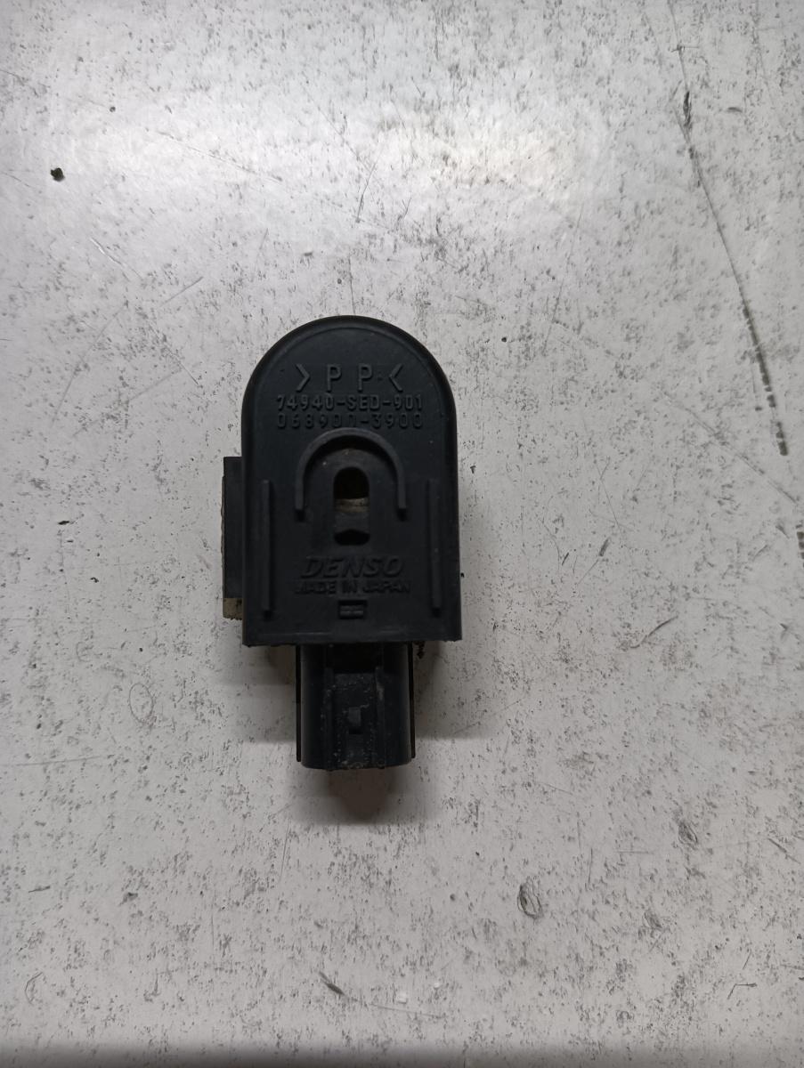 Senzor ac  TOYOTA RAV 4 II _A2_ 2000 - 2005 0689003900