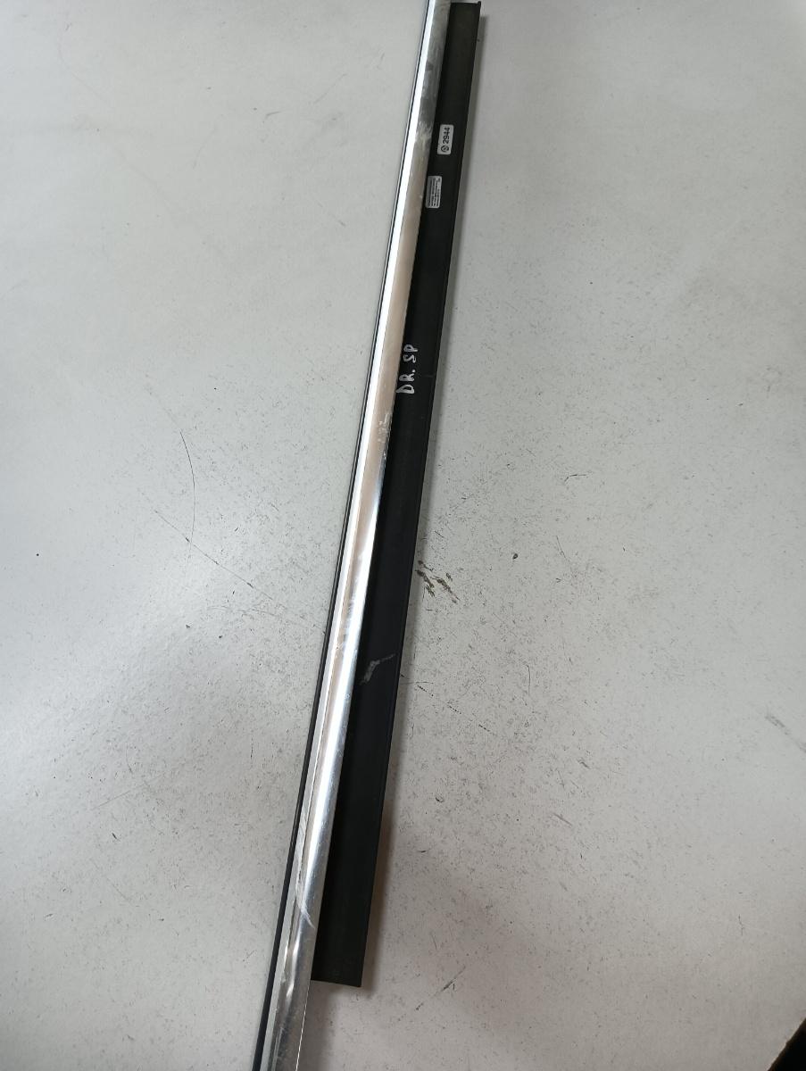 Perie geam dreapta spate AUDI A5/S5 8T3 2007 - 2017 8t8853764