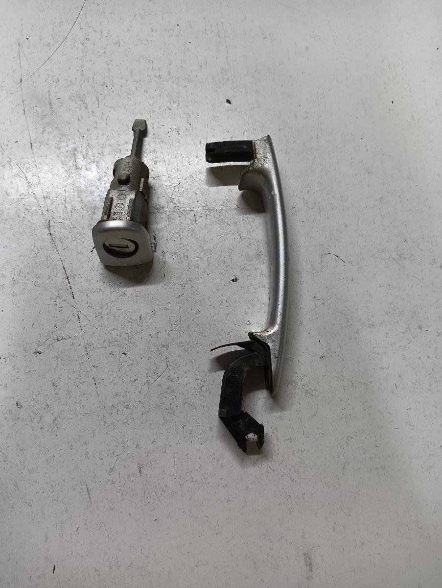 Maner usa  dreapta fata VOLKSWAGEN PASSAT 3B3 2000 - 2005 – foto 2