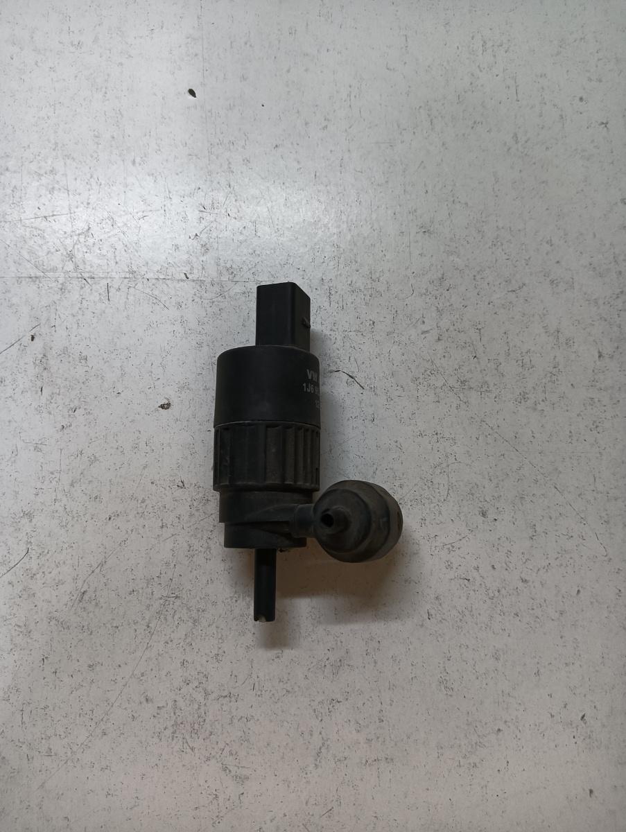 Pompita lichid parbriz  VOLKSWAGEN GOLF IV 1J1 1997 - 2007 1j6955651