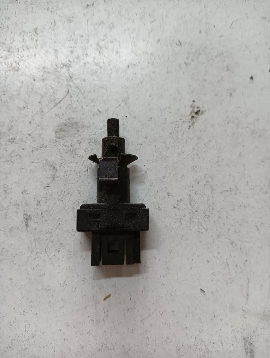 Switch frana  VOLKSWAGEN CRAFTER 30-50 Box 2E_ 2006 - 2016 2.5 TDI BJK, CEBB A0065451014