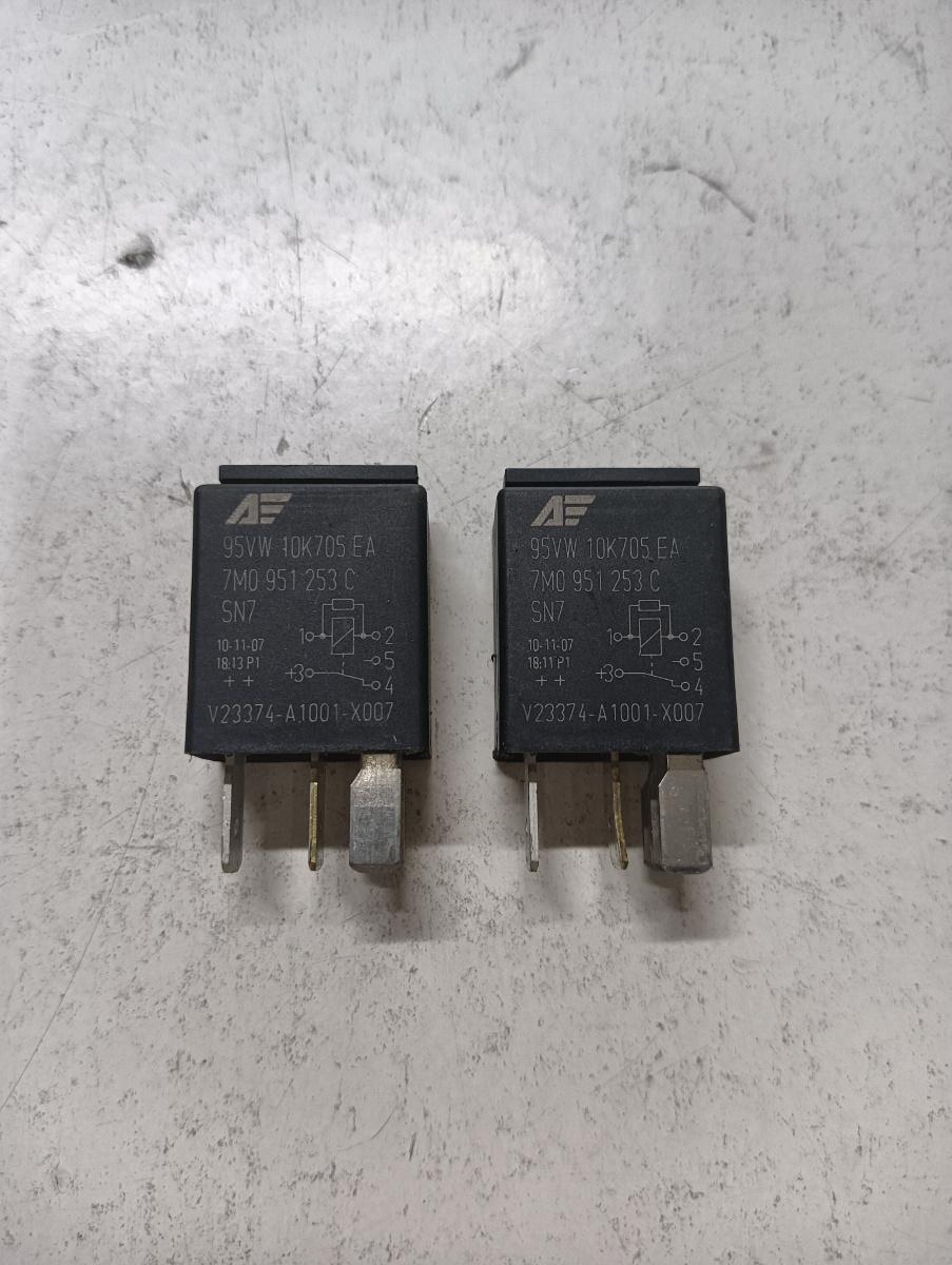 Releu AUDI Q5 8RB 2008 - > 7m0951253c