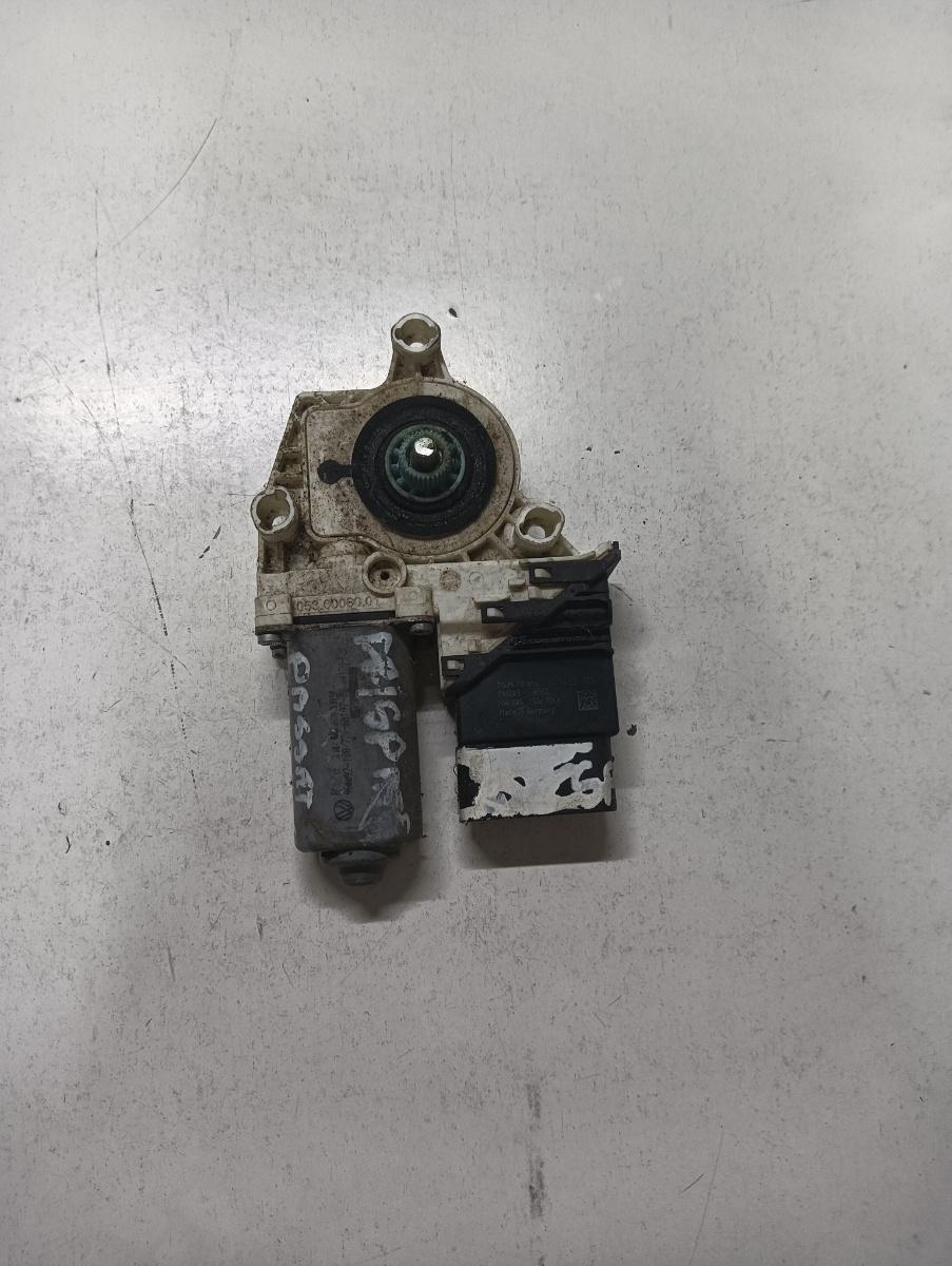 Motoras geam pivotant dreapta spate VOLKSWAGEN PASSAT 3C2 2005 - 2010 973622105