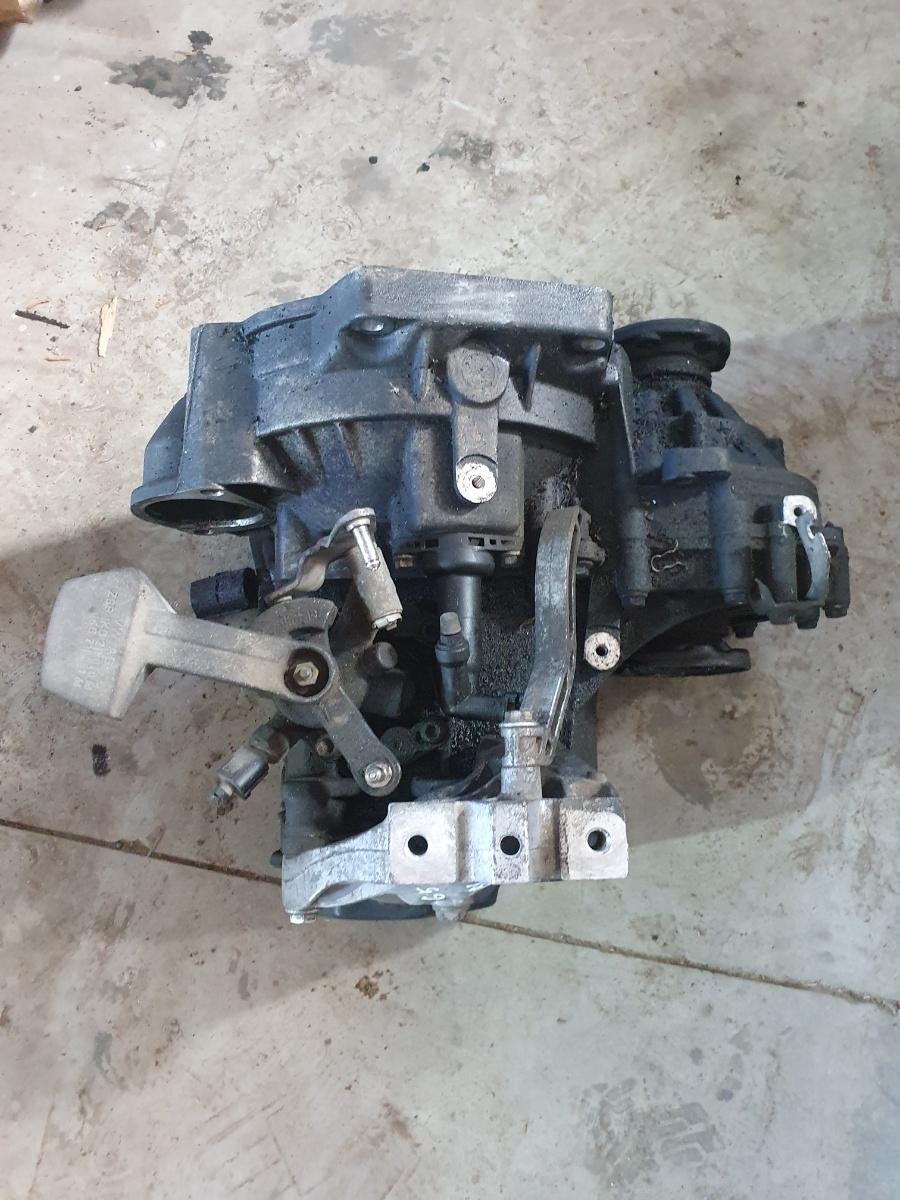 Cutie de viteze cu DEFECT, prindere rupta 5 trepte VOLKSWAGEN GOLF V Variant 1K5 2007 - 2009, Sedan 1.9 TDI BLS, BXE JCR – foto 4