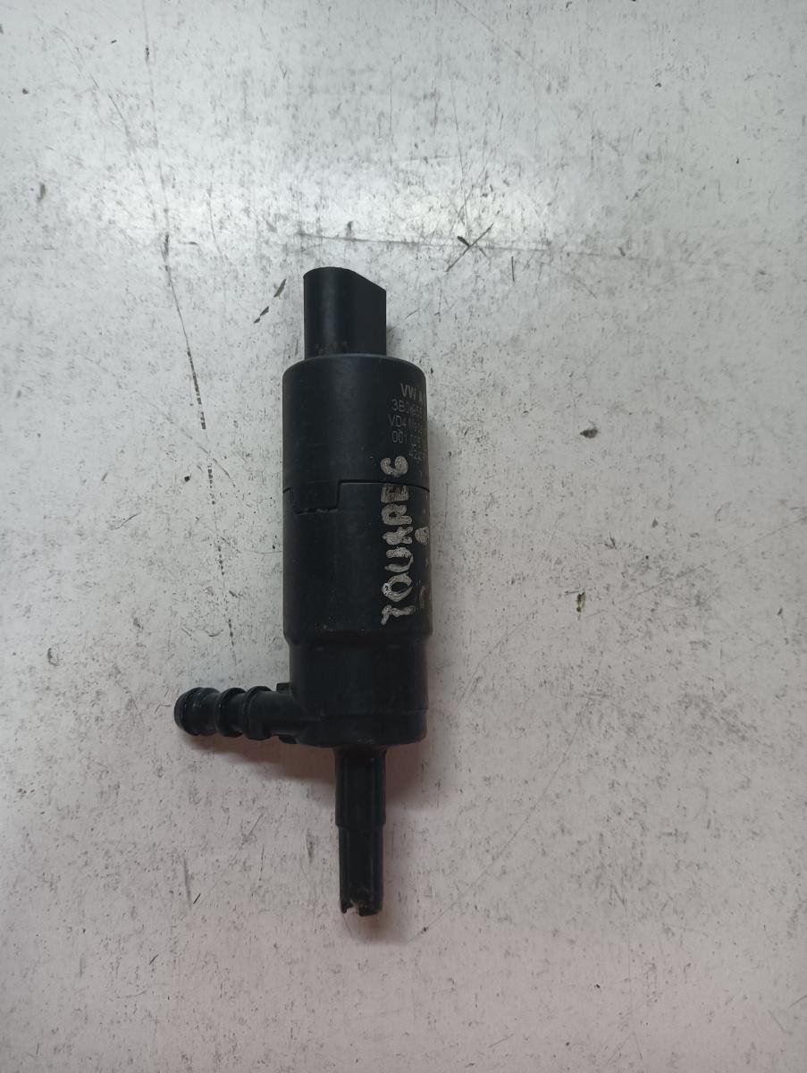 Pompita lichid parbriz  VOLKSWAGEN TOUAREG 7LA, 7L6, 7L7 2002 - 2013 3b0955681