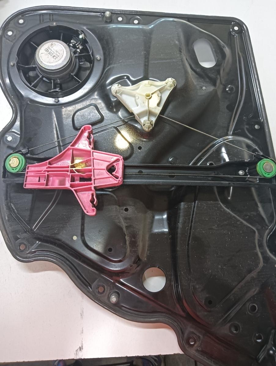 Macara geam electric stanga spate VOLKSWAGEN PASSAT 362 2010 - 2014