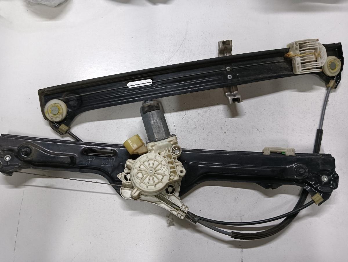 Mecanism geam pivotant dreapta fata BMW X5 II E70 2006 - 2013 7137020