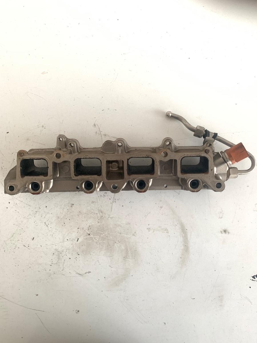 Rampa injectoare cu senzor 1.4TSI SKODA YETI 5L 2009 - 2017, VOLKSWAGEN PASSAT Variant 3C5 2005 - 2011, VOLKSWAGEN GOLF VI 5K1 2008 - 2013, AUDI A3 II 8P1 2003 - 2013 – foto 2