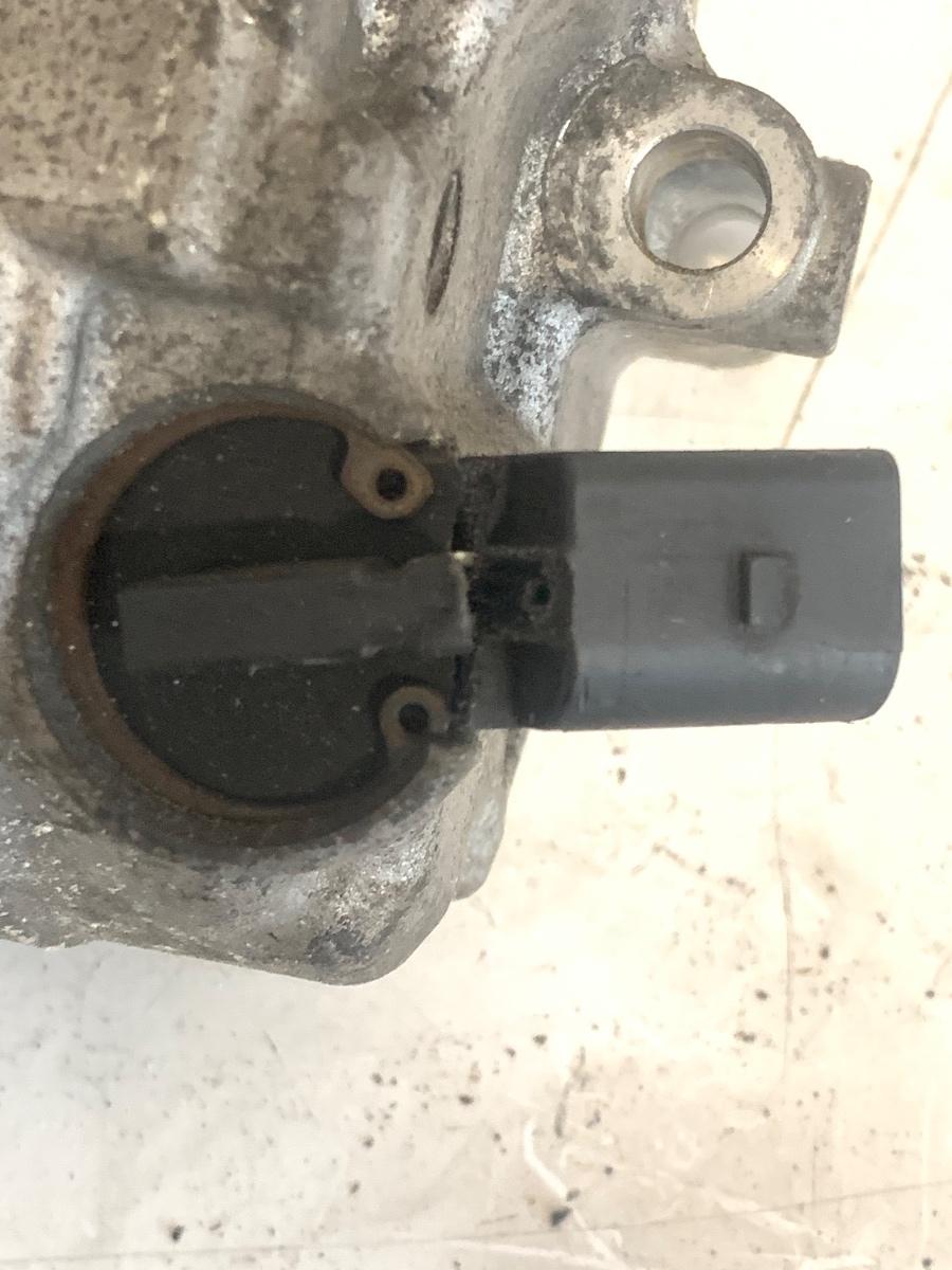 Compresor  AC 1.4TSI  VOLKSWAGEN JETTA III 1K2 2004 - 2010 1.4 TSI CAXA, VOLKSWAGEN GOLF VI 5K1 2008 - 2013 1.4 TSI CAXA 1K0820859T – foto 4