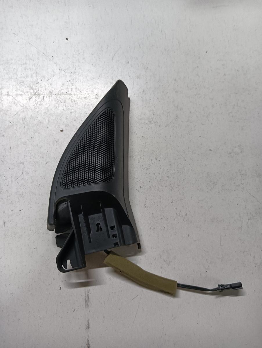 Tweeter  dreapta fata VOLKSWAGEN GOLF VI 5K1 2008 - 2013 5k0837986