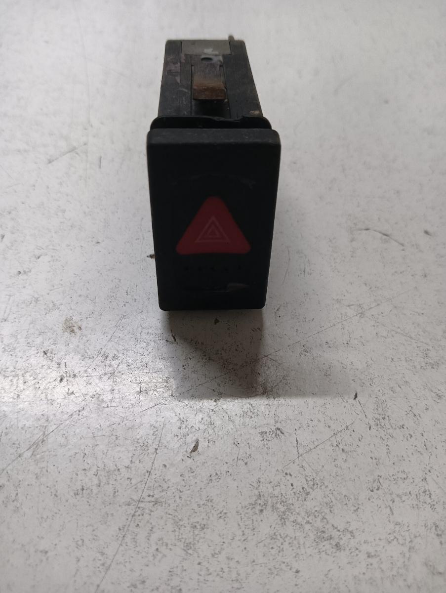 Buton avarie VOLKSWAGEN PASSAT Estate 3B5 1997 - 2001 1.8 1.8 AEB, VOLKSWAGEN PASSAT 3B3 2000 - 2005 VAG 3b0953235d