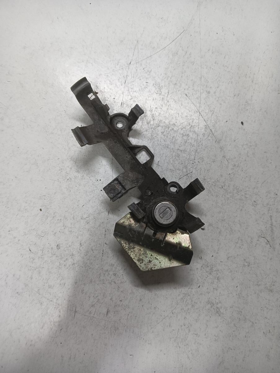 Butuc usa  stanga fata FARA CHEIE PEUGEOT 607 9D, 9U 2000 - >