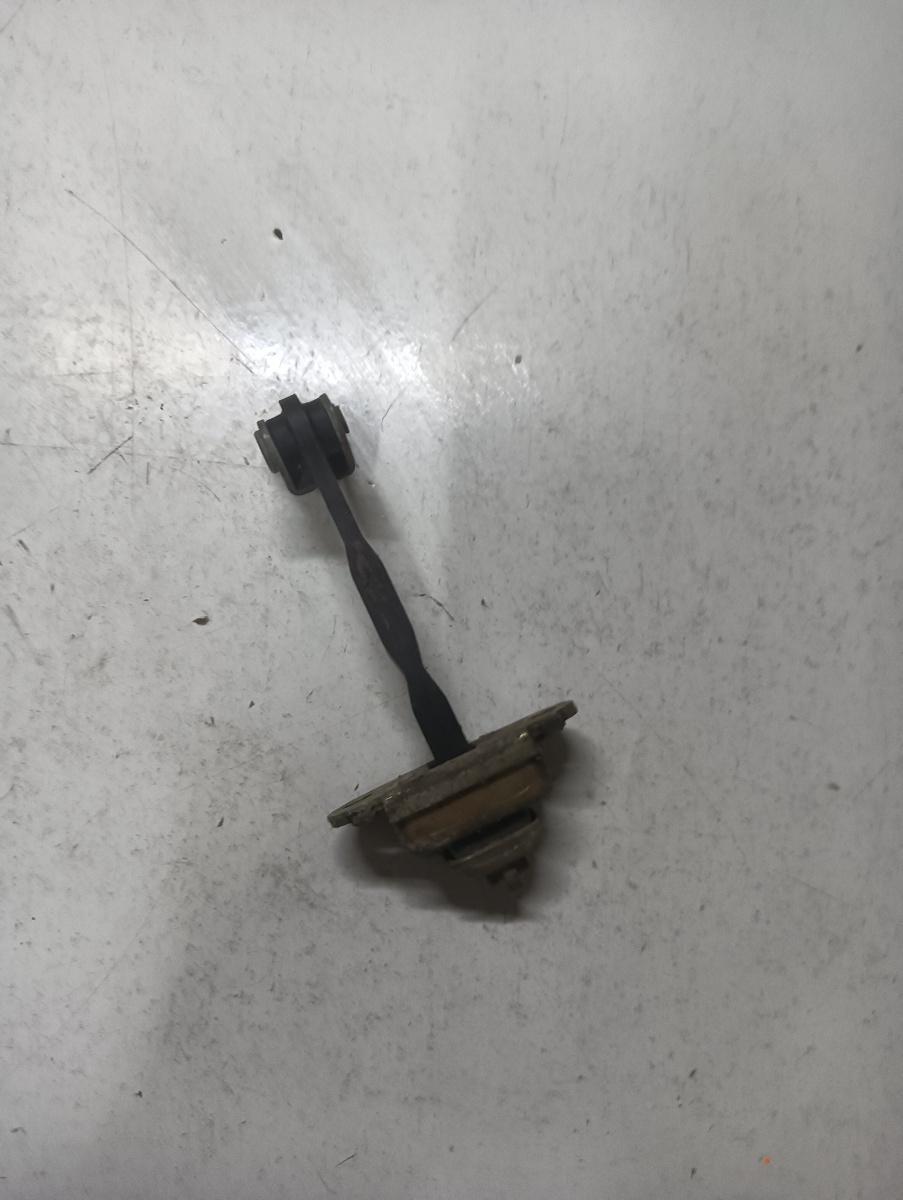 Opritor usa  dreapta fata NISSAN ALMERA TINO V10 1998 - 2006