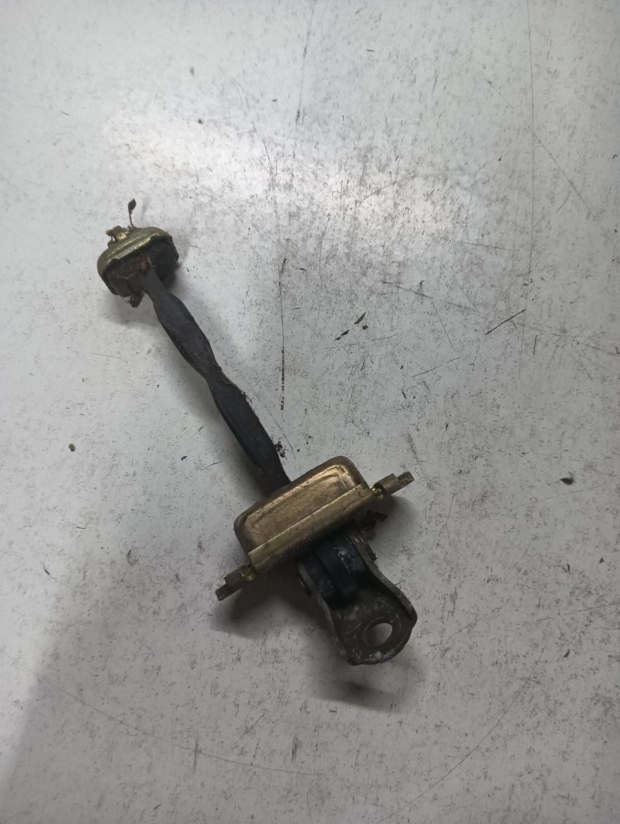 Opritor usa  dreapta fata NISSAN ALMERA TINO V10 1998 - 2006