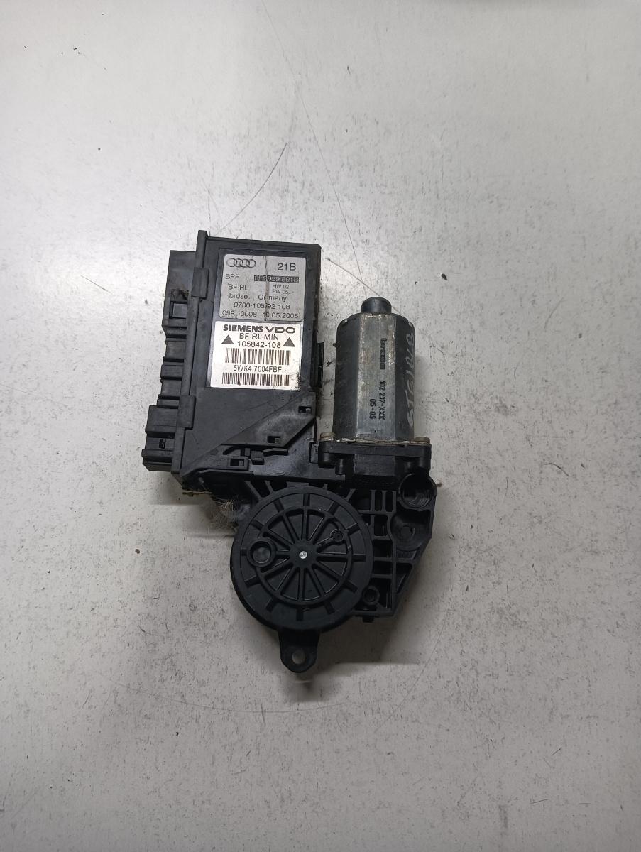 Motoras geam pivotant stanga fata AUDI A4 III 8EC, B7 2004 - 2008 105842108