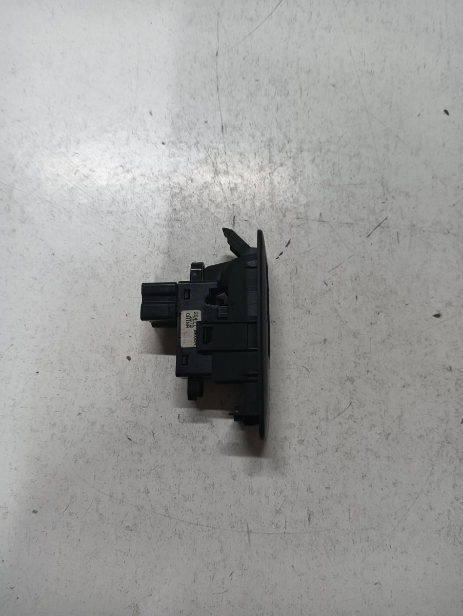 Buton geamuri electrice dreapta fata NISSAN QASHQAI / QASHQAI +2 I J10, JJ10 2006 - 2014 dCi 4x4 M1D, M9R – foto 2