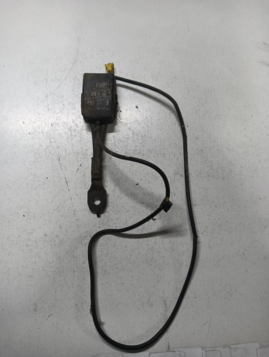 Pretensionare  dreapta fata MERCEDES-BENZ E-CLASS W211 2002 - 2009