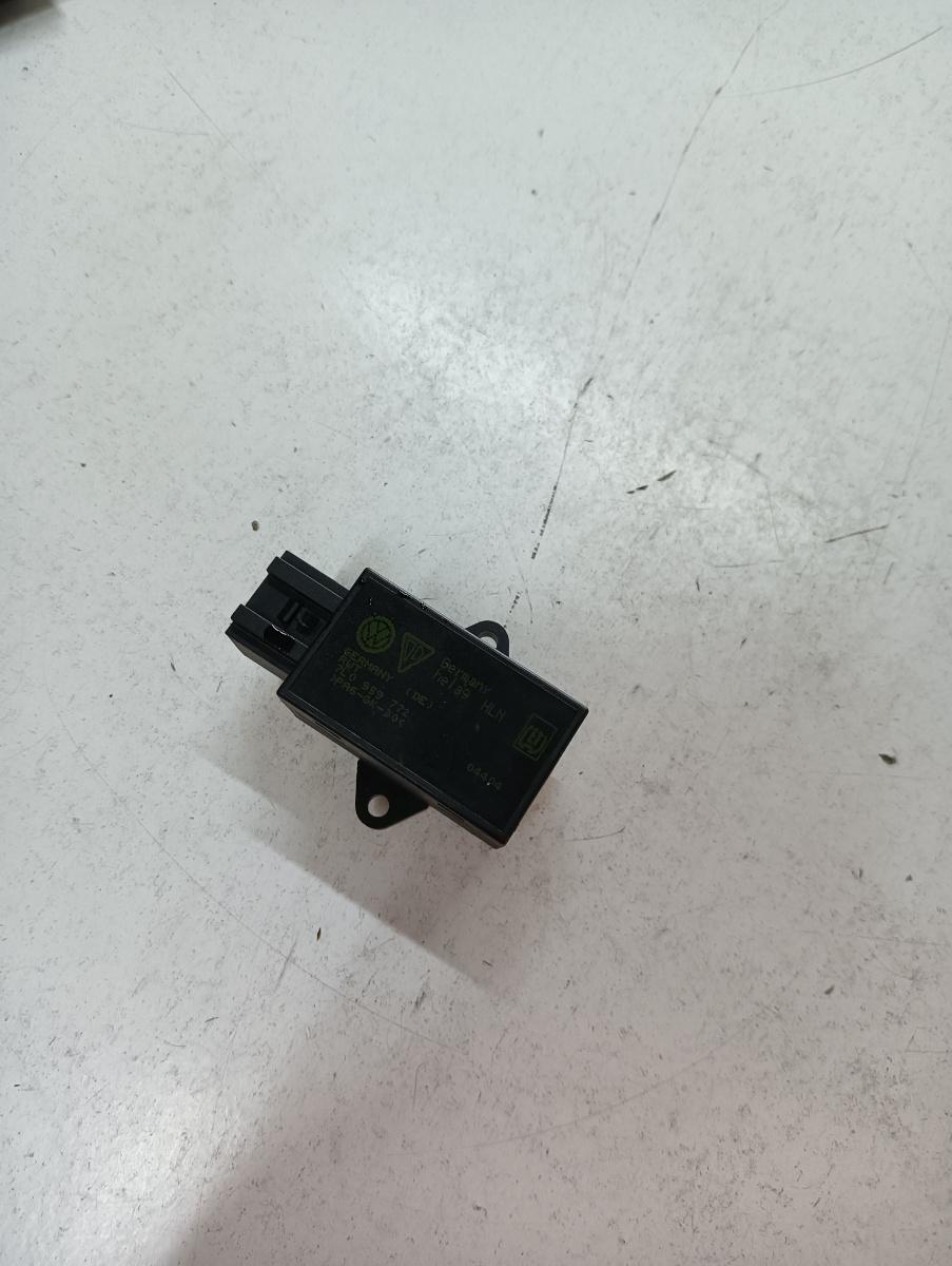 Comutator incalzire scaun stanga fata VOLKSWAGEN GOLF V 1K1 2003 - 2009, VOLKSWAGEN TOURAN 1T1, 1T2 2003 - 2010 7l0959772 – foto 2