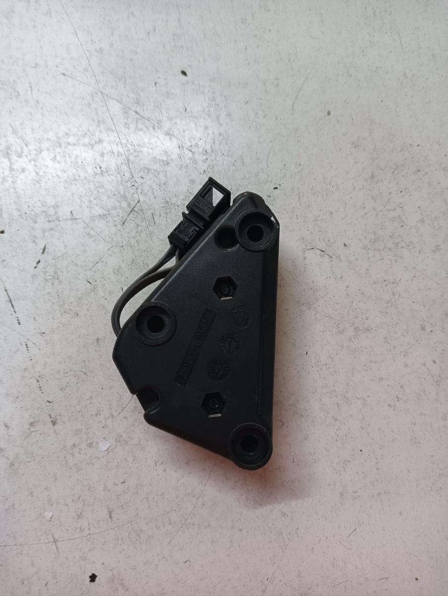 Amplificator de sunet stanga fata VOLKSWAGEN GOLF V 1K1 2003 - 2009 TDI 16V BKD VAG 1k0035463d – foto 2