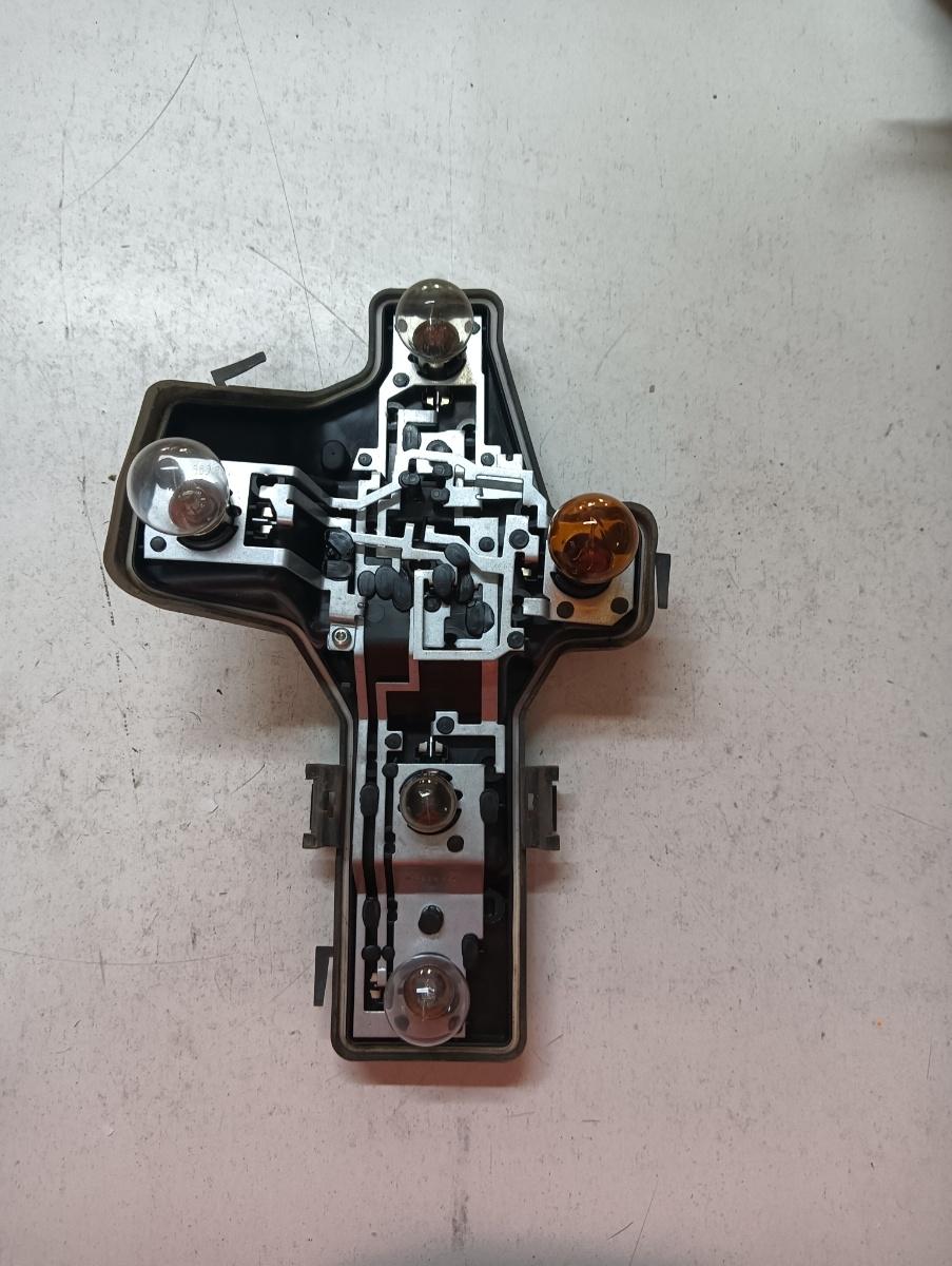 Soclu stop dreapta spate VOLKSWAGEN TOURAN 1T1, 1T2 2003 - 2010
