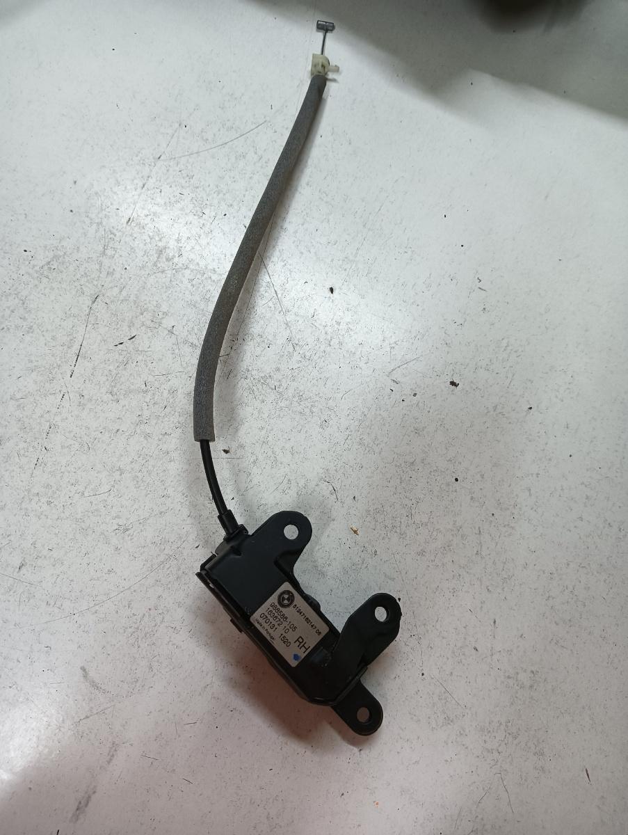 Broasca/incuietoare hayon/portbagaj inferioara dreapta spate BMW X5 II E70 2006 - 2013 51247162147