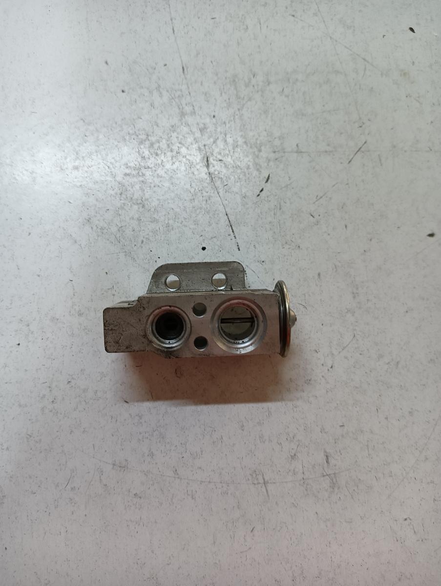 Supapa ralanti (regulator) VOLKSWAGEN PASSAT 3C2 2005 - 2010 1.9 TDI BKC, BLS, BXE, VOLKSWAGEN GOLF VI 5K1 2008 - 2013 VAG 1k0820679 – foto 2