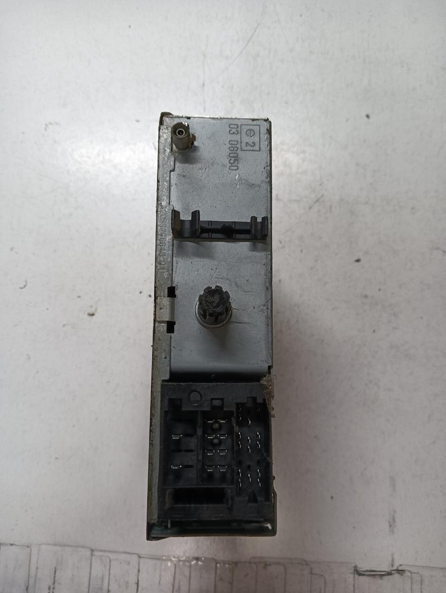 Cd player auto  RENAULT TRAFIC II Box FL 2001 - > 281150049r – foto 2